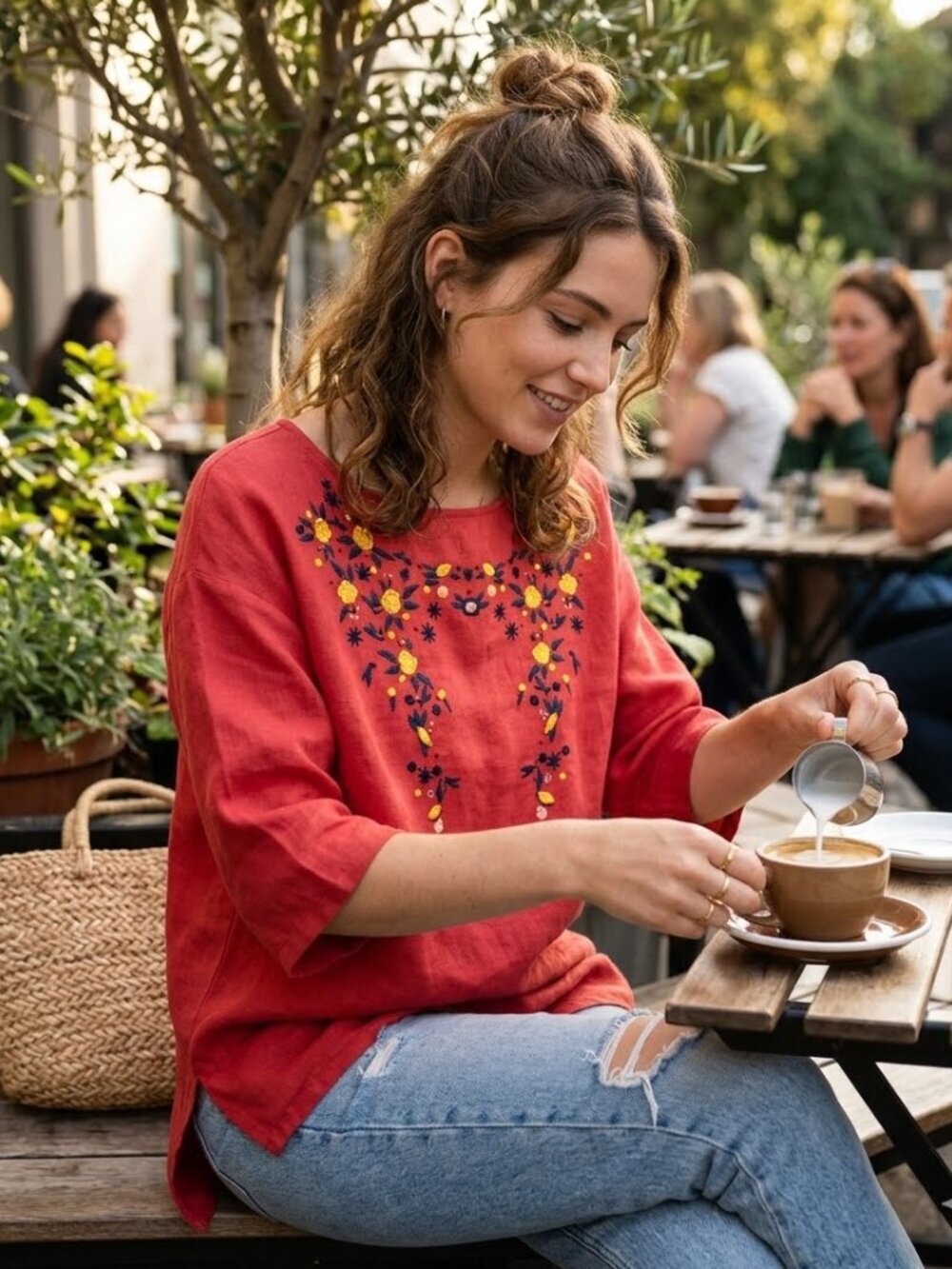 Women's Size M/L Red Hemp Blend Short Sleeve Round Neck Floral Embroidered Top